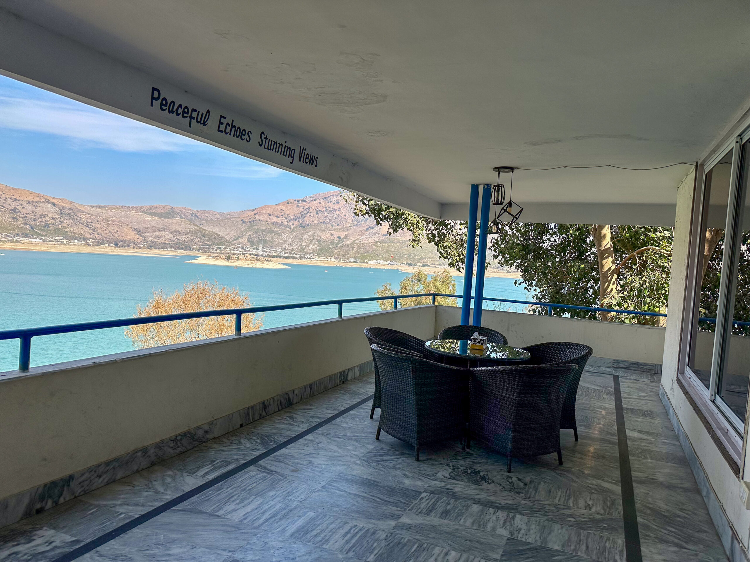 Slow evenings by the water at Pinetop Resort