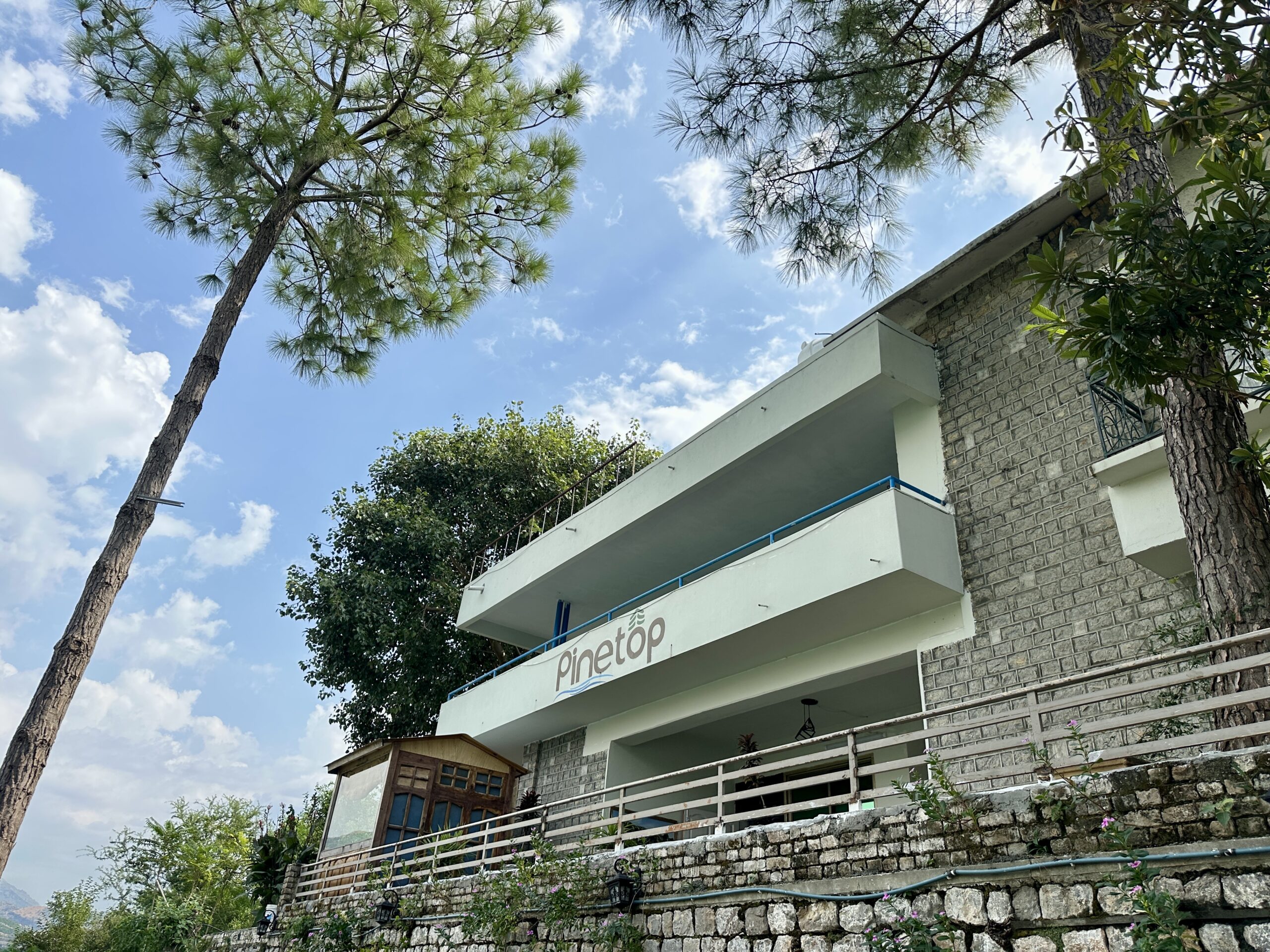 Pinetop lake-side exterior