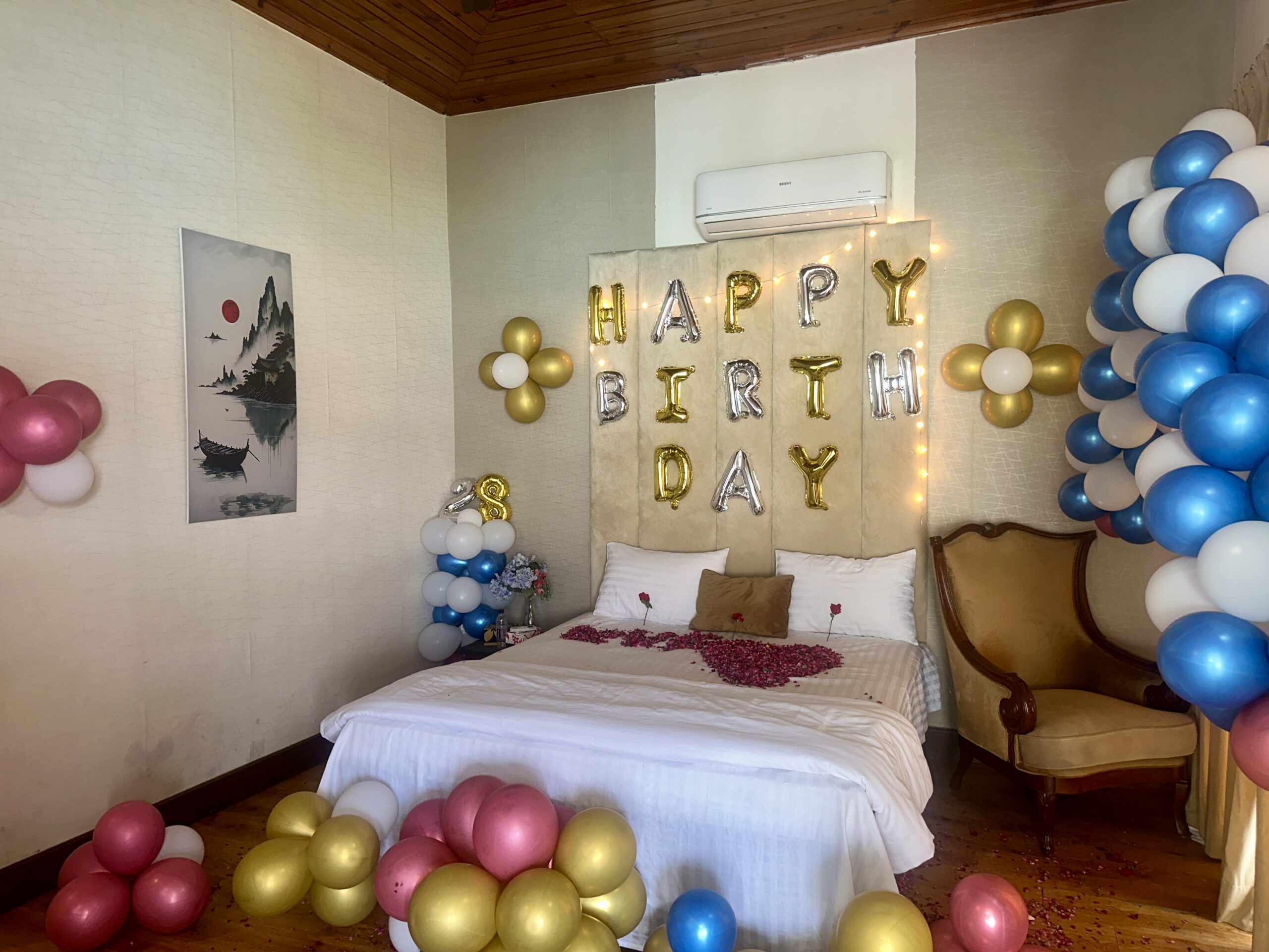 Room decoration setup at Pinetop Resort